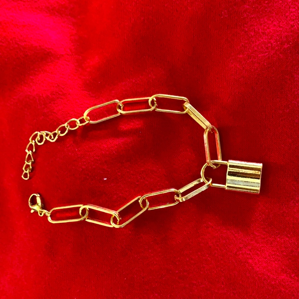 Lock bracelet